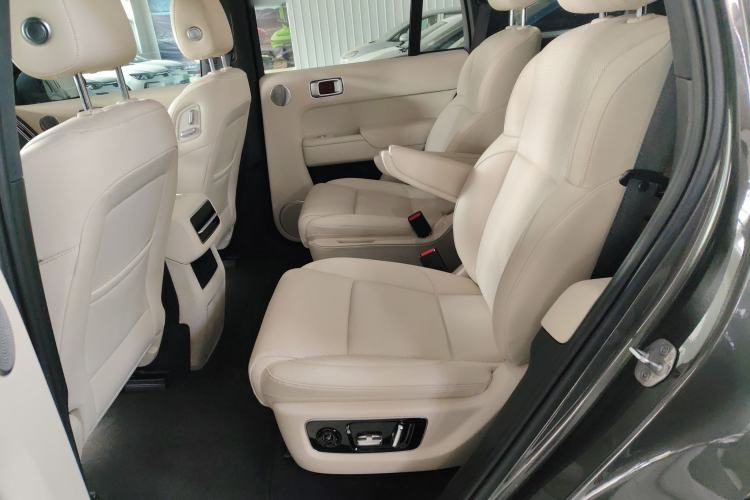 Used Li Auto L8 2023 Pro Model
