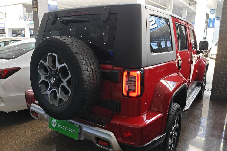 Used Beijing Auto BJ40 2019 PLUS 2.3T Automatic Four-Wheel Drive Premium Edition China VI
