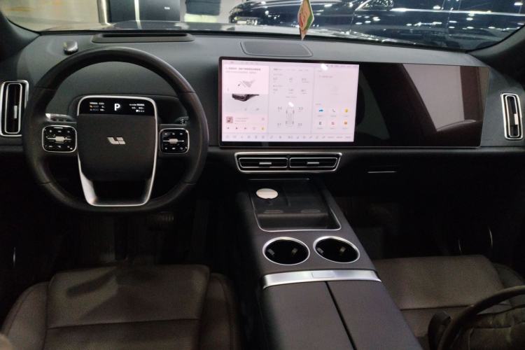 Used Li Auto L8 2023 Pro Model
