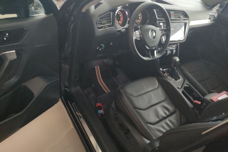 Used Volkswagen Tiguan L 2019 Updated Version 330TSI Automatic Two-Wheel Drive Panoramic Comfort Edition China VI Standard