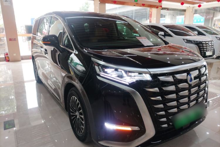 Used Denza D9 2022 DM-i 1040 Prestige Model