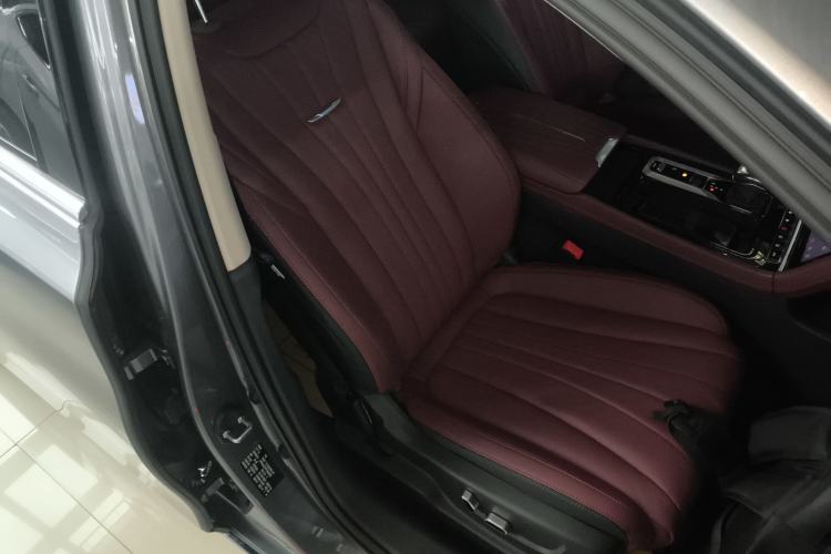 Used Hongqi H5 2023 2.0T Automatic Smart Connect Flagship Edition
