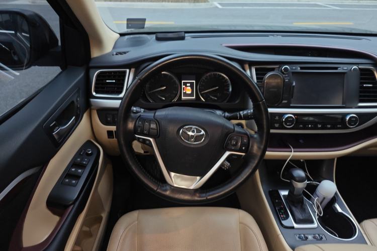 Used Toyota Highlander 2017 2.0T Four-Wheel Drive Ultimate Edition 7 Seats
