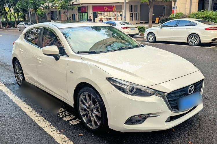 Used Mazda Mazda 3 Axela 2017 Hatchback 2.0L Automatic Luxury Model Emission Standard China V
