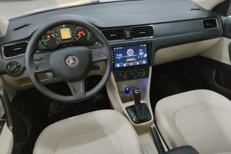 Used Skoda Rapid 2015 1.6L Automatic Smart Selection Model