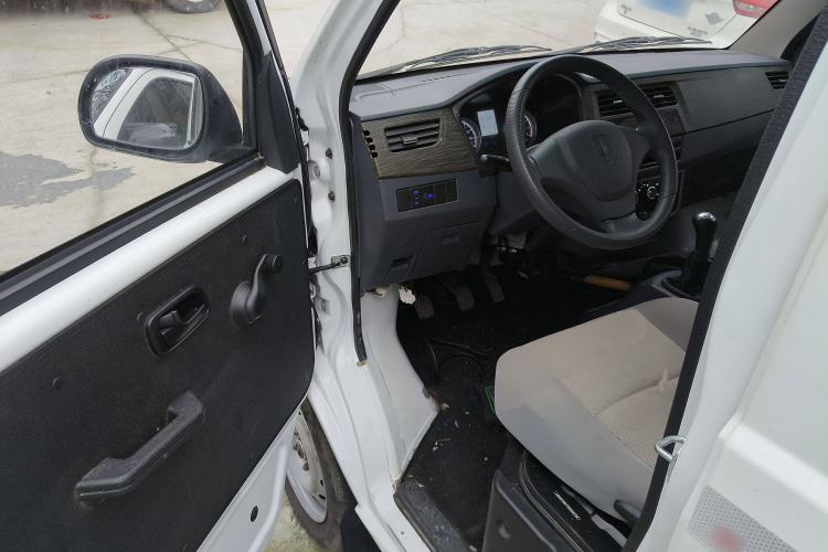 Used Jinbei Hiace X30 2023 1.5L Super-Enjoyment Van 2/5 Seats Non-Air-Conditioned Version SWC15M
