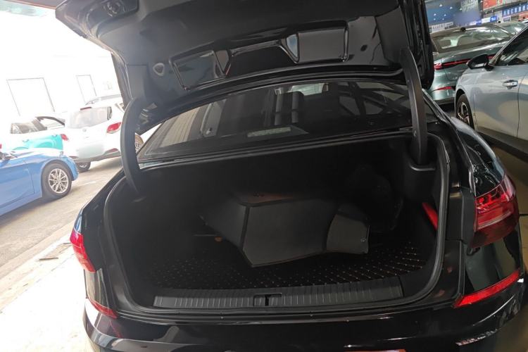 Used Volkswagen Passat 2020 330TSI Luxury Edition China VI
