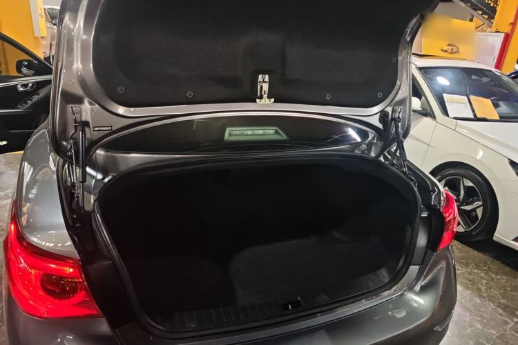 Used Infiniti Q50L 2016 2.0T Comfort Edition
