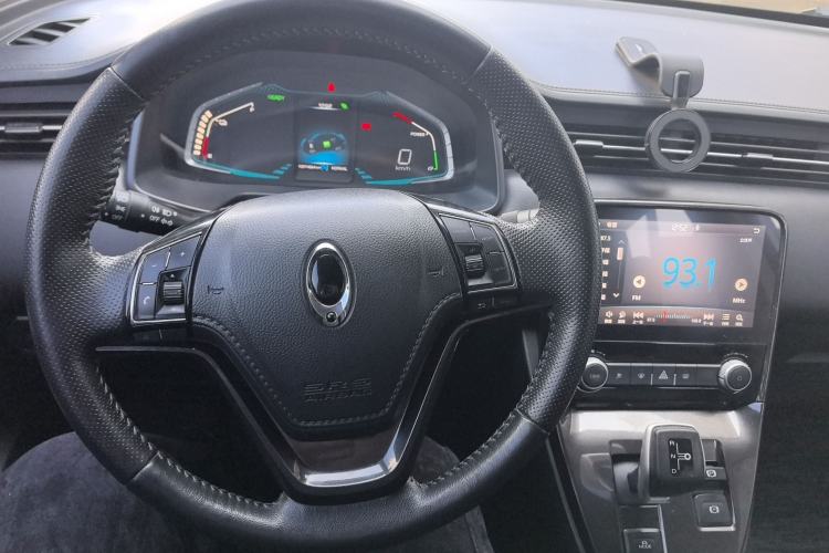 Used ORA iQ 2018 Smart Connectivity Model