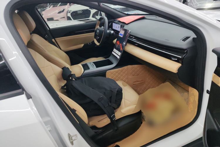 Used  L6 2024 125km PLUS Dragon Edition
