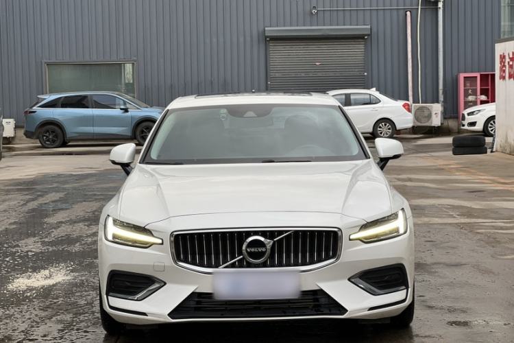 Used Volvo S60 2021 T4 Zhiyi Luxury Edition