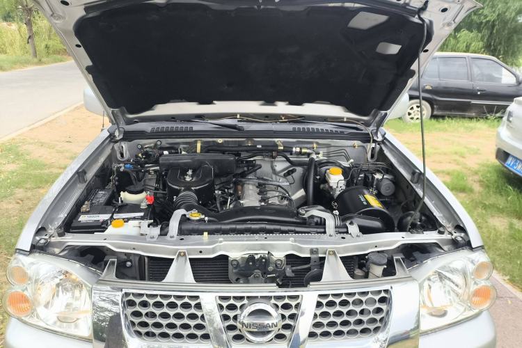 Used Nissan Paladin 2013 2.4L 4x4 Luxury Version China V Standard
