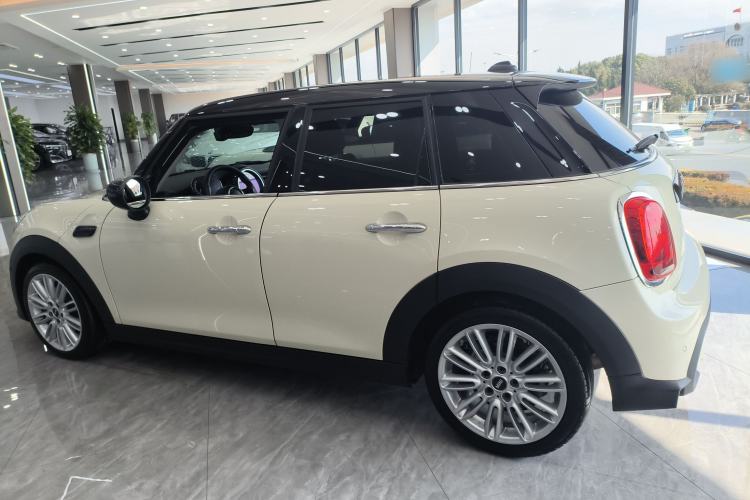 Used  MINI 2022 Updated 1.5T COOPER Classic Edition Five-Door Version
