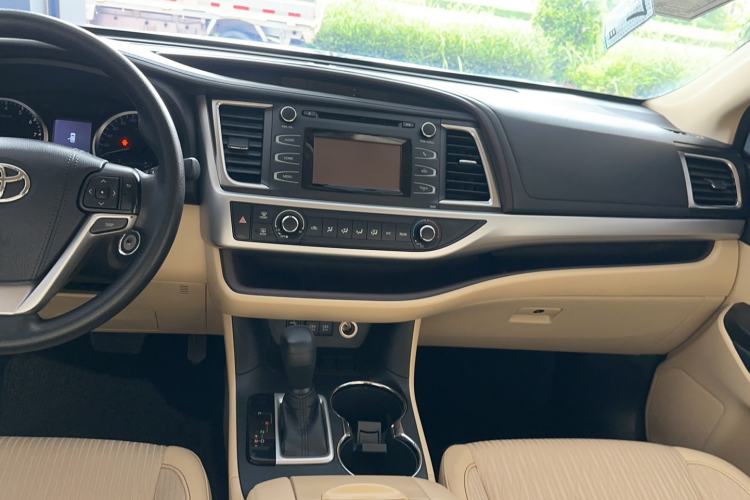 Used Toyota Highlander 2018 2.0T Two-Wheel Drive Elite Edition 5 Seats Emission Standard China V
