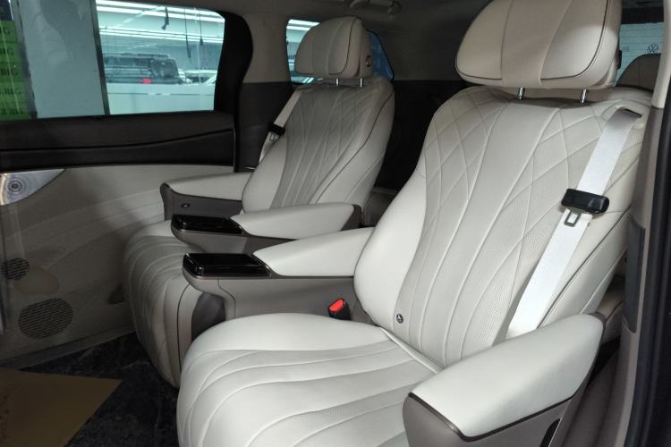 Used Denza D9 2022 DM-i 970 Four-Wheel Drive Prestige Model