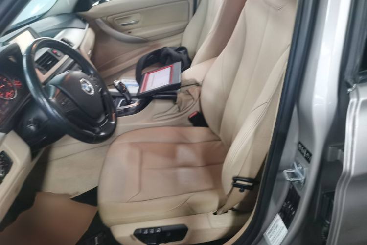 Used BMW 3 Series 2014 320i Active Edition
