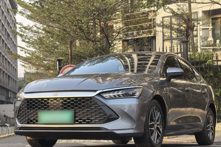 Used BYD Qin PLUS 2021 DM-i 120KM Flagship Model
