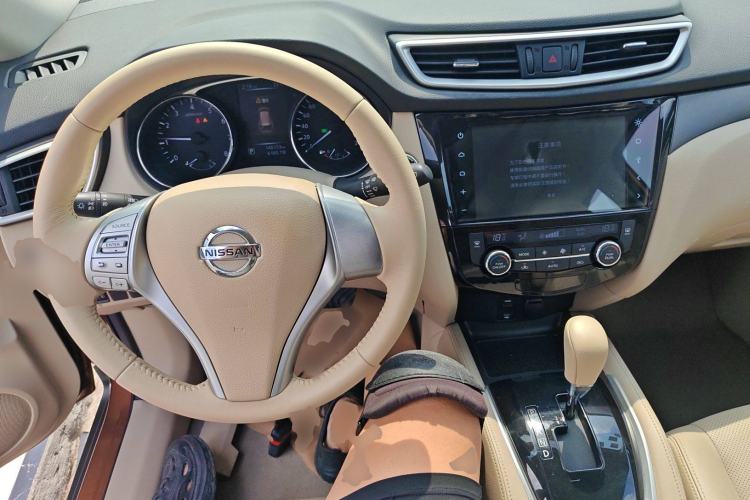 Used Nissan X-Trail 2015 2.0L CVT Comfort MAX Edition 2WD