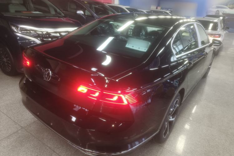 Used Volkswagen Magotan 2026 30 Million Vehicles Selected Model 380TSI DSG Luxury Edition
