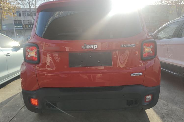 Used  Renegade 2018 Connected Large Screen Version 180T Automatic High-Energy Edition
