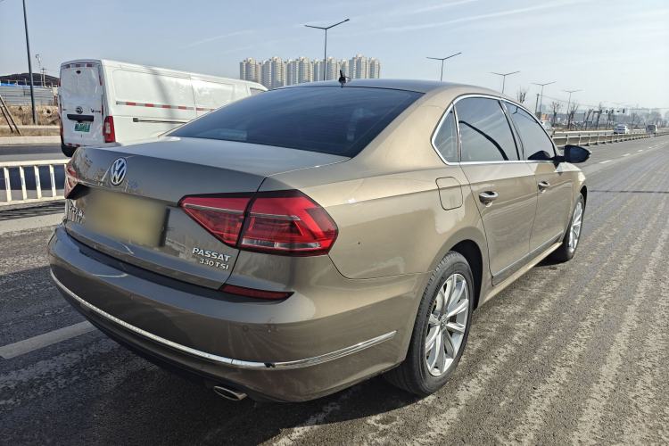 Used Volkswagen Passat 2017 330TSI DSG Luxury Edition
