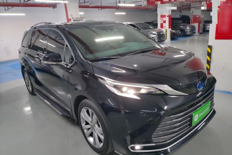 Used Toyota Sienna 2023 2.5L Hybrid Deluxe Edition
