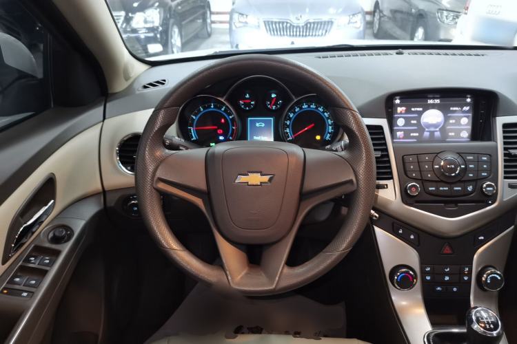 Used Chevrolet Cruze 2015 1.5L Classic SL MT