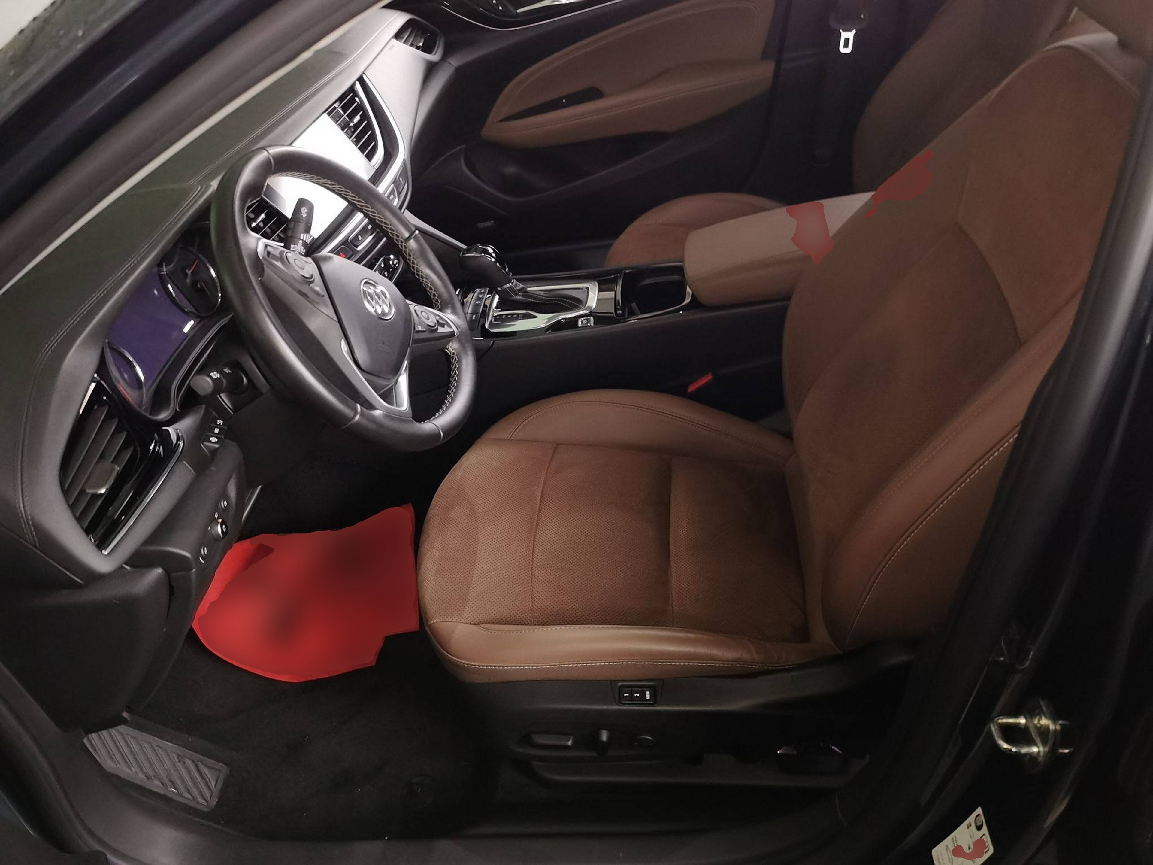 المقاعد الأمامية داخل السيارة