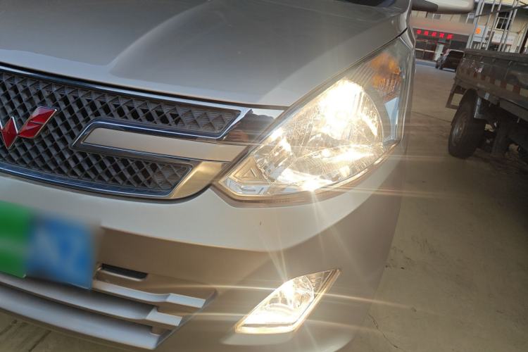 Used Wuling Rongguang V 2018 1.5L Standard Version
