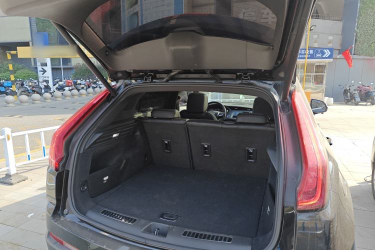 Used Cadillac XT4 2021 28T Two-Wheel Drive Leading Version
