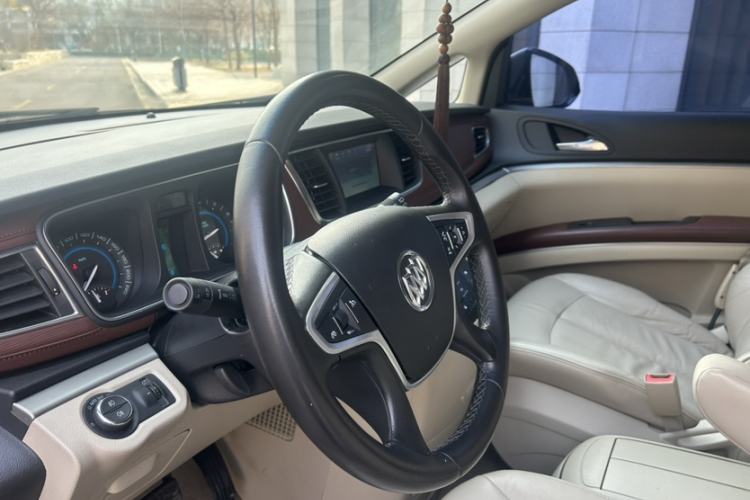 Used Buick GL8 2015 2.4L Luxury Business Premium Edition
