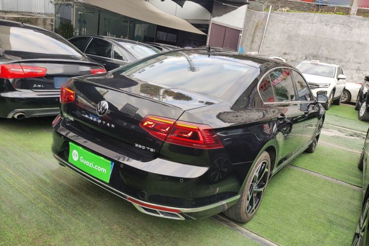 Used Volkswagen Magotan 2023 2 Million Units Limited Edition 330TSI DSG Leading Version
