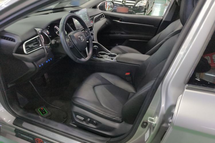 Used Toyota Camry 2021 2.0G Luxury Edition
