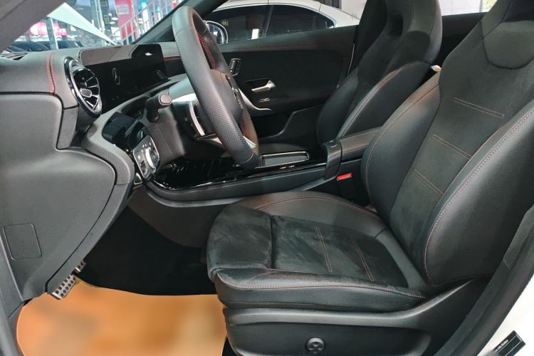 Used Mercedes-Benz CLA 2024-Year Facelifted CLA 200