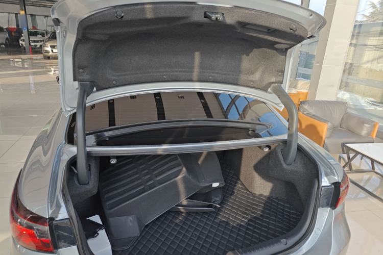 Used Mazda Atenza 2021 2.0L Blue Sky Luxury Edition
