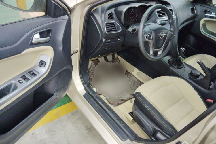 Used Haima Fumei 2014 M5 1.6L Manual Elite Model
