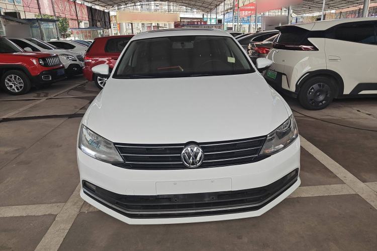 Used Volkswagen Sagitar 2017 230TSI Automatic Comfort Version
