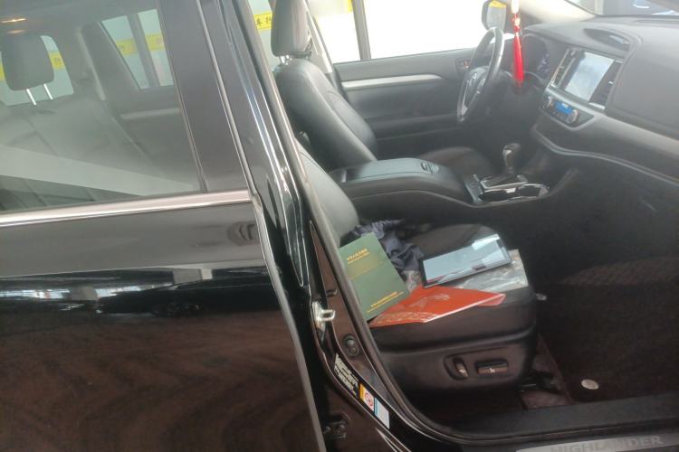 Used Toyota Highlander 2018 2.0T Four-Wheel Drive Luxury Edition 7 Seats China V Emission Standard
