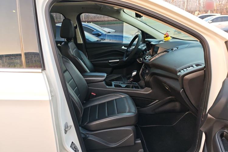 Used Ford Kuga 2018 EcoBoost 180 Two-Wheel-Drive Platinum Edition
