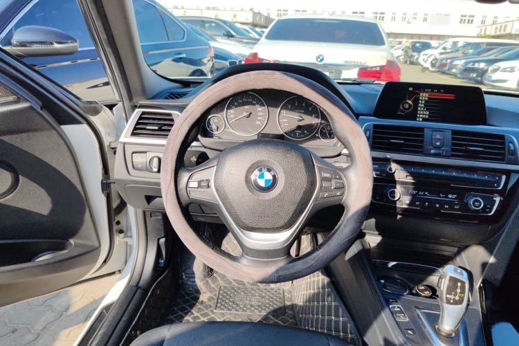 Used BMW 3 Series 2016 320Li Fashion Model
