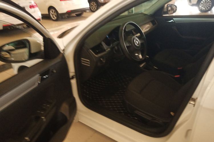 Used Volkswagen Bora 2015 Value Edition 1.6L Automatic Fashion Version
