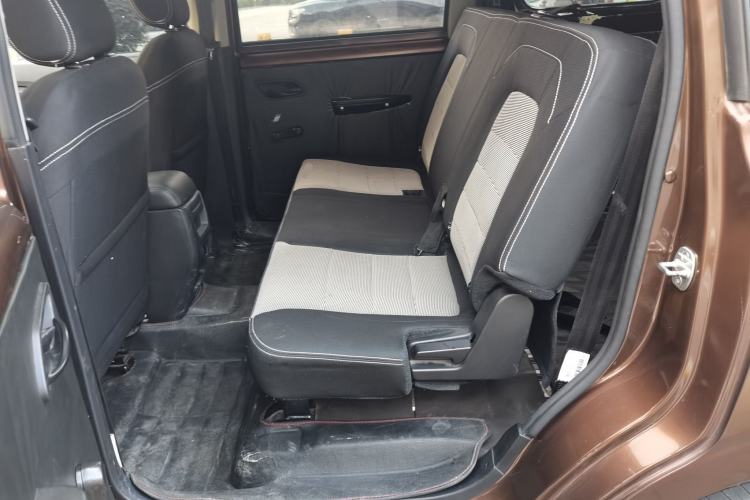 Used Wuling Hongguang 2019 1.5L S Basic Version China VI Standard LAR
