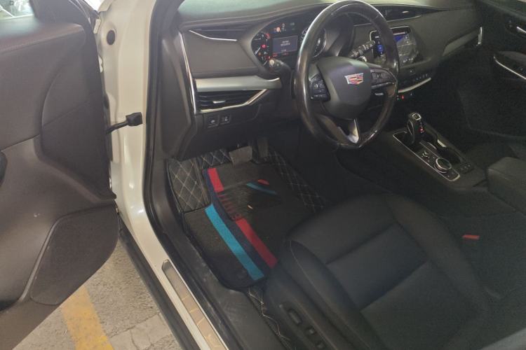 Used Cadillac XT4 2018 28T Two-Wheel Drive Leading Version
