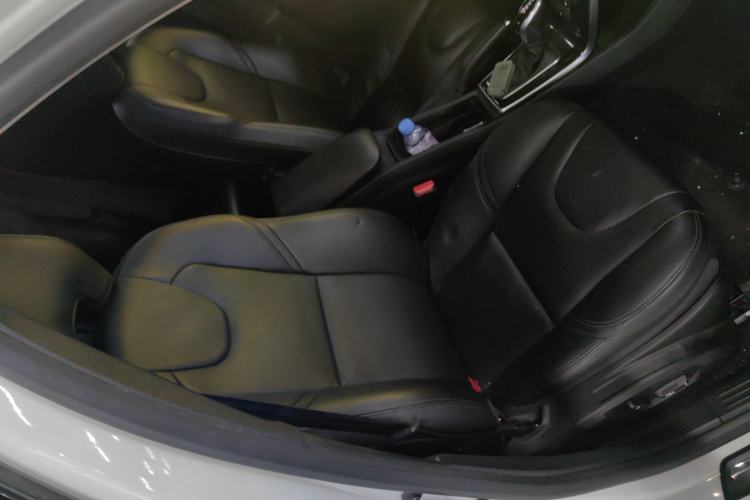 Used Volvo V40 2019 T3 Zhiyi Edition
