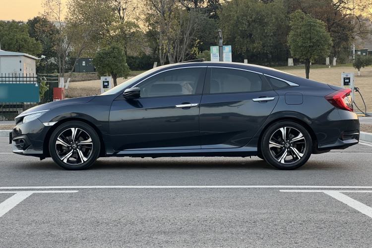 Used Honda Civic 2016 220TURBO CVT Prestige Edition
