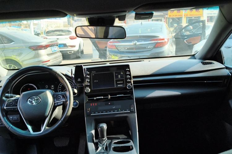 Used Toyota Avalon 2019 Dual-Engine 2.5L Luxury Edition China VI Standard