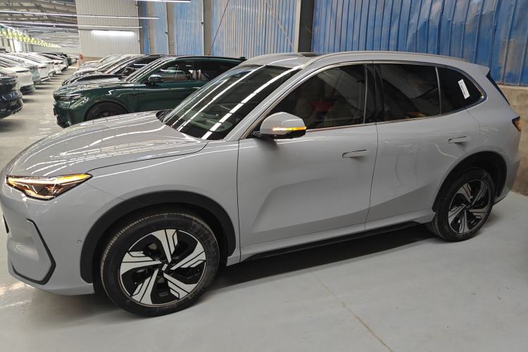 Used  E5 2024 530km Starship Edition
