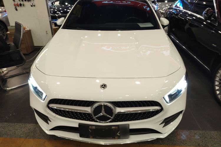 Used Mercedes-Benz A-Class 2022 Second Facelift A 200 L Sport Sedan Fashion Version
