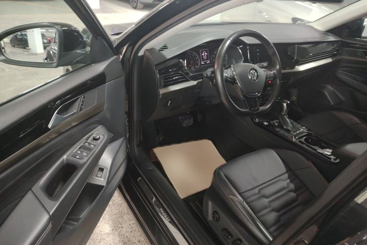Used Volkswagen Passat 2020 330TSI Elite Edition China VI
