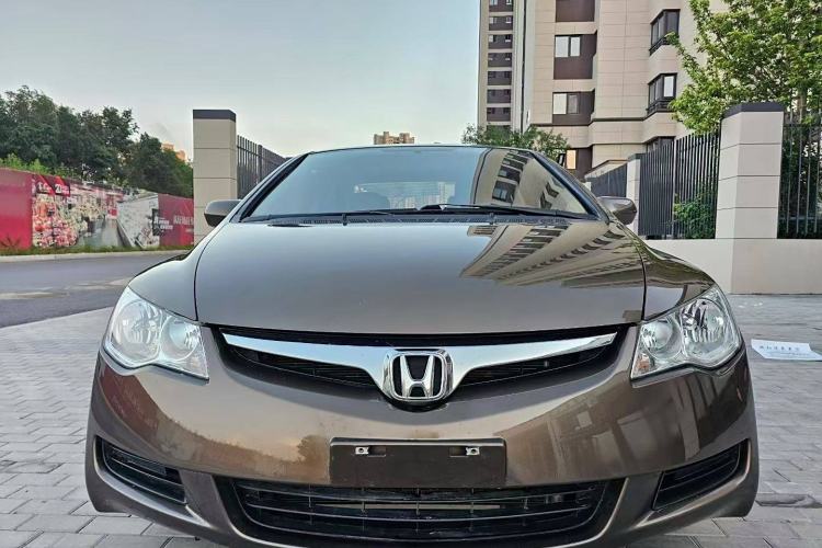 Used CIIMO CIIMO 2015 1.8L automatic comfort version
